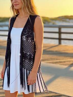 BLL New York Crochet Fringe Sleeveless Vest XL